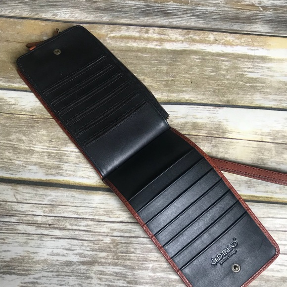 FREE PEOPLE: Old Trend: Bornia Leather Wristlet - Picture 4 of 5